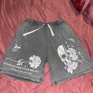 Gray Graphic Shorts with Skull and Roses